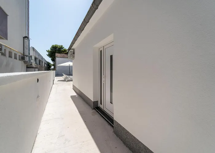 Дом отдыха 3 Bedroom In Биоград-на-Мору